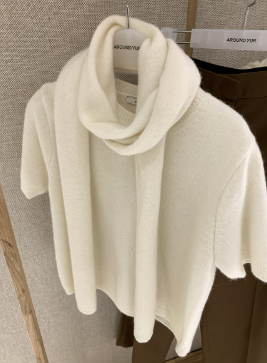 어라운드율 프레드머플러니트세트 새제품 아이보리 판매합니다--0