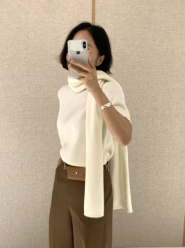 어라운드율 프레드머플러니트세트 새제품 아이보리 판매합니다--2