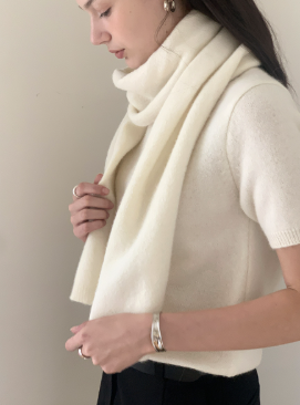 어라운드율 프레드머플러니트세트 새제품 아이보리 판매합니다--4