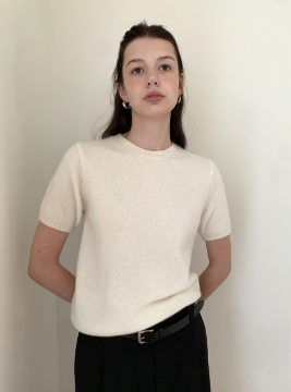 어라운드율 프레드머플러니트세트 새제품 아이보리 판매합니다--3