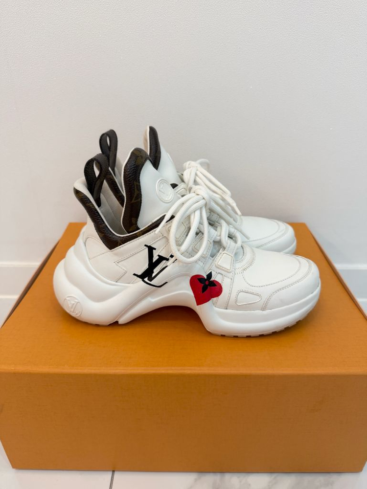 루이비통 아치라이트 스니커즈 이미지