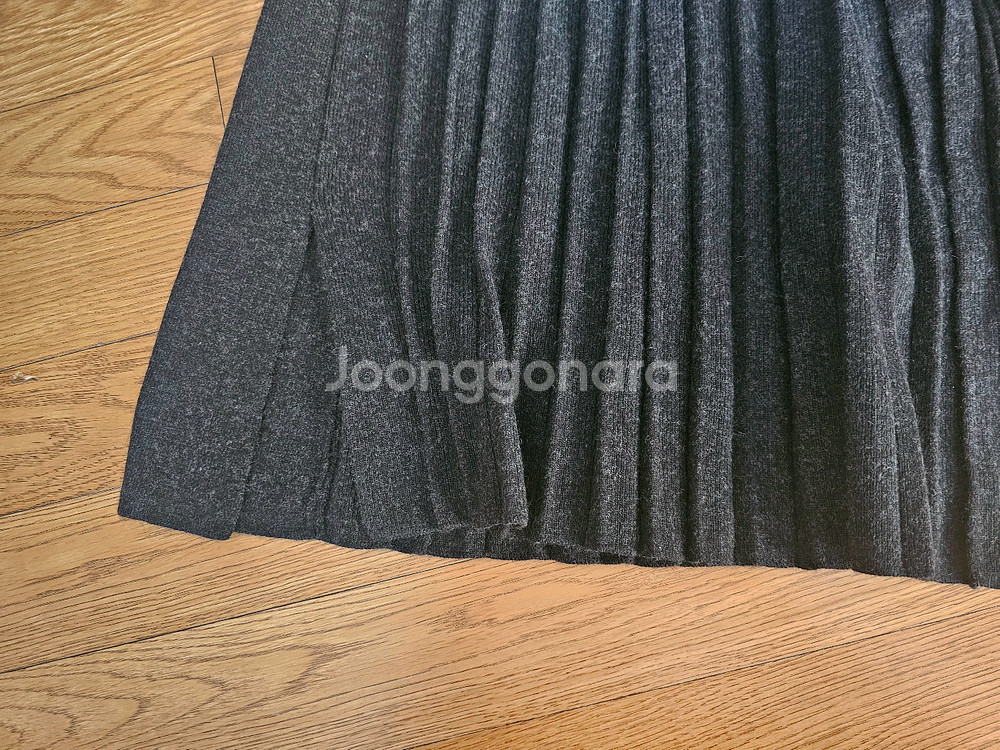 (새상품) 구호 플리츠 큐롯 니트팬츠--1