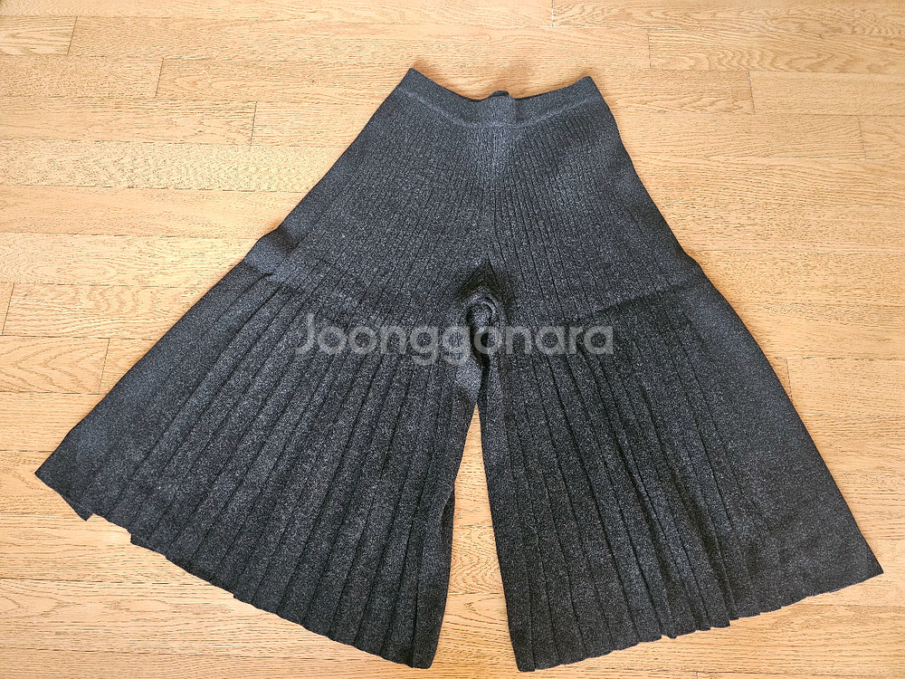 (새상품) 구호 플리츠 큐롯 니트팬츠--0