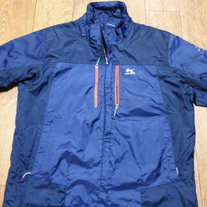 1244 콜핑 아웃도어 바람막이 110 사이즈입니다