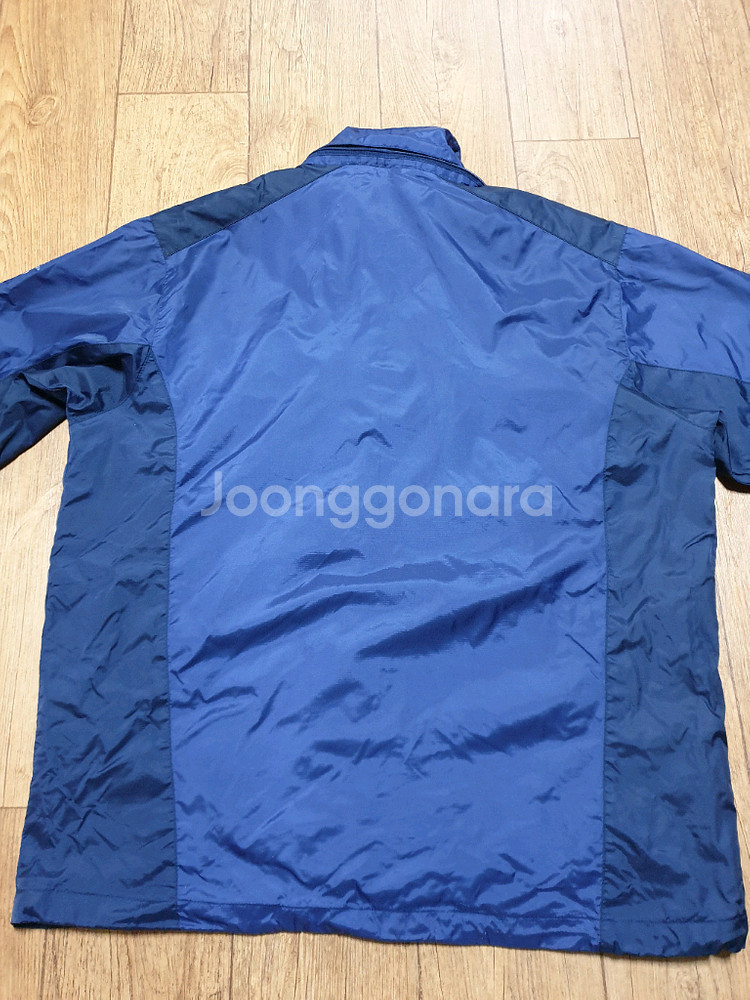 1244 콜핑 아웃도어 바람막이 110 사이즈입니다--4