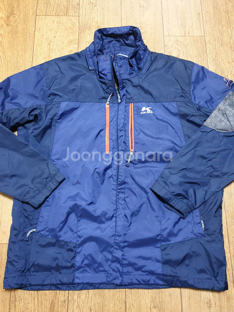 1244 콜핑 아웃도어 바람막이 110 사이즈입니다--6
