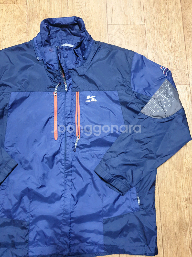 1244 콜핑 아웃도어 바람막이 110 사이즈입니다--12