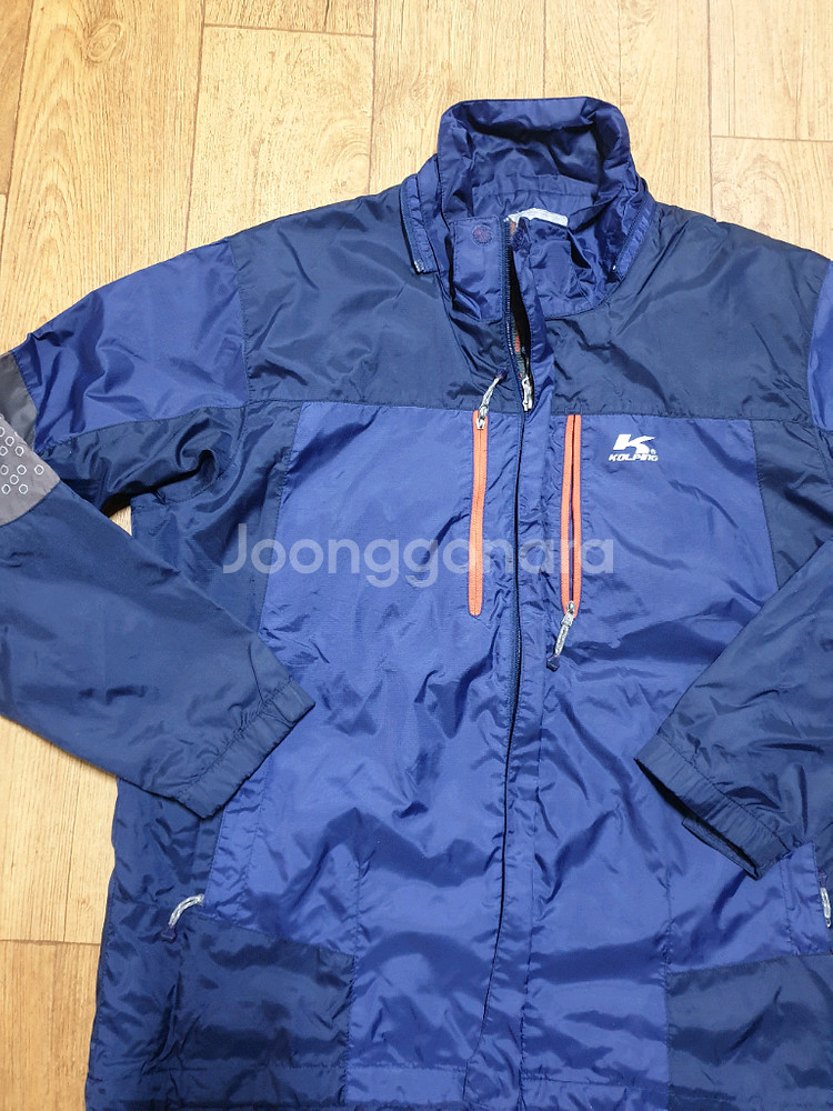 1244 콜핑 아웃도어 바람막이 110 사이즈입니다--13