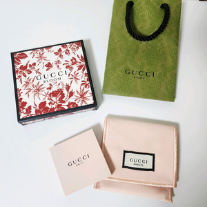 (새 제품)구찌 블룸 뷰티 팩트형 양면 손거울