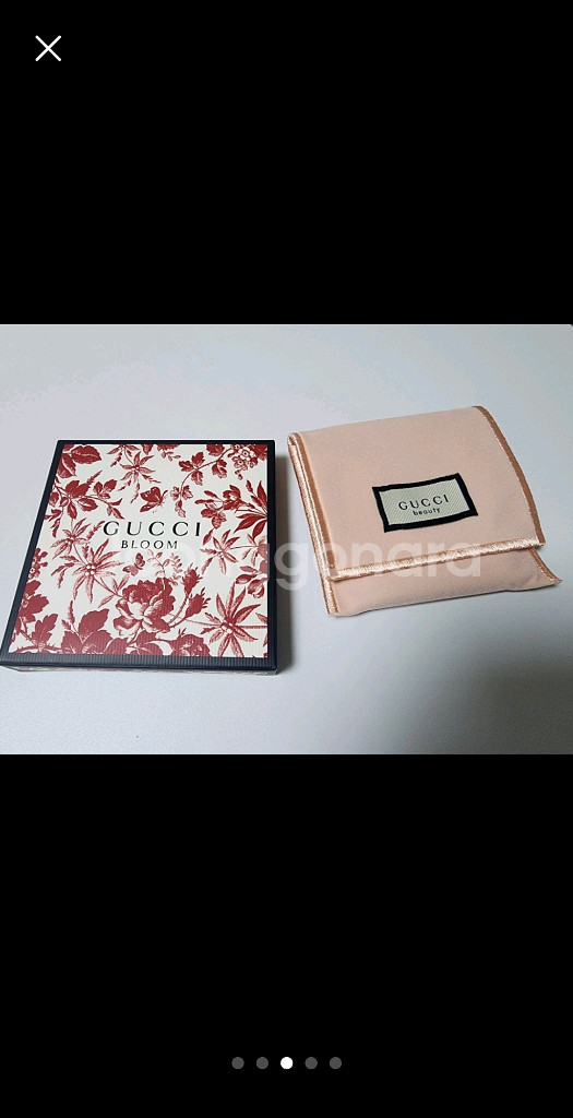 (새 제품)구찌 블룸 뷰티 팩트형 양면 손거울--1