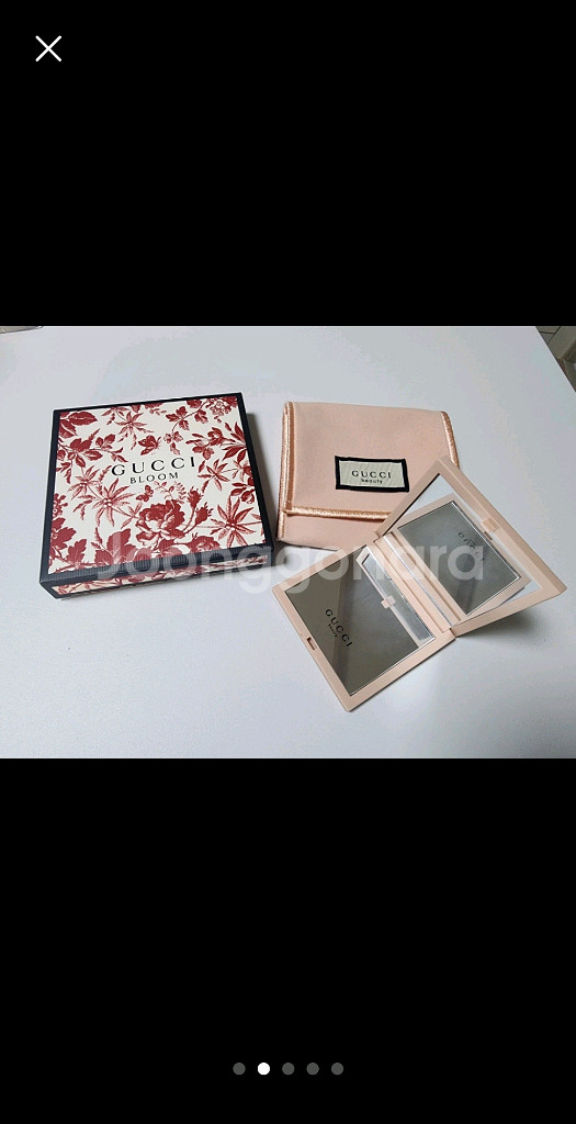 (새 제품)구찌 블룸 뷰티 팩트형 양면 손거울--2