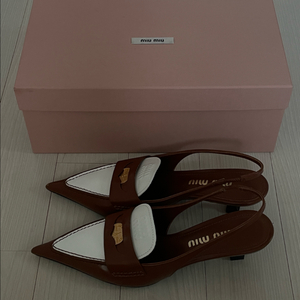 미우미우 레더 페니 로퍼 슬링백 36.5사이즈