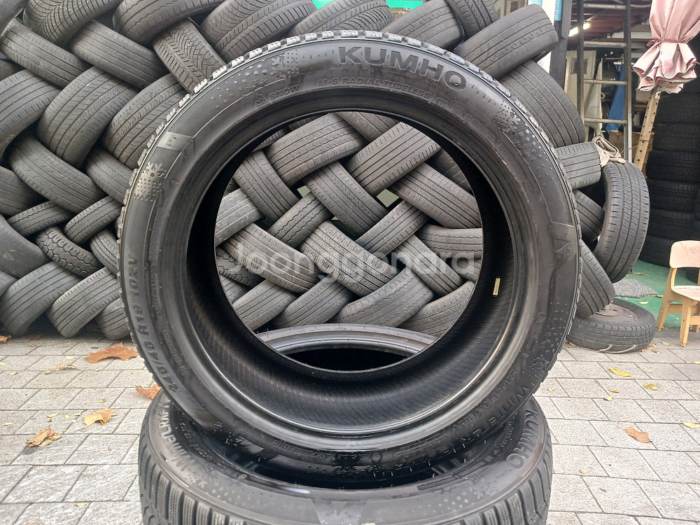 245 45 19/275 40 19 금호타이어 (윈터타이어) 한대분 팝니다--0