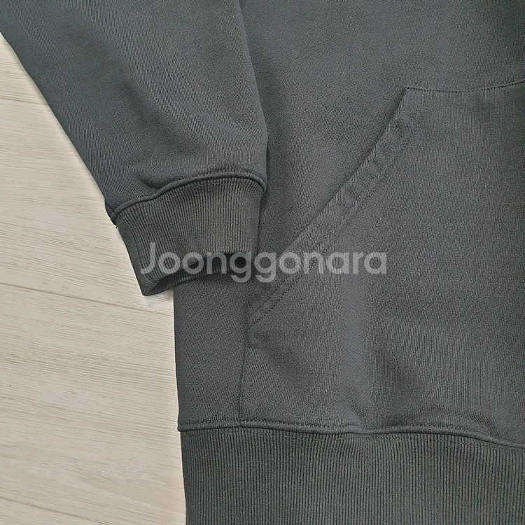 발렌시아가 네이비색상 백로고 후드 티셔츠 103--3