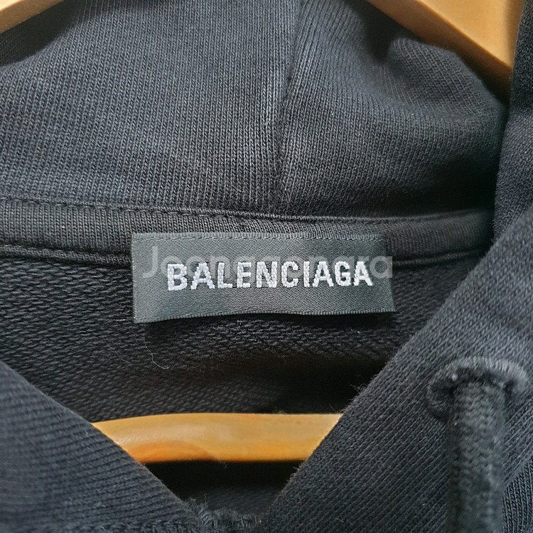 발렌시아가 네이비색상 백로고 후드 티셔츠 103--2