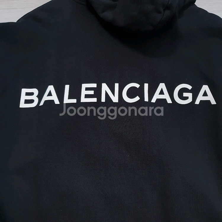 발렌시아가 네이비색상 백로고 후드 티셔츠 103--4