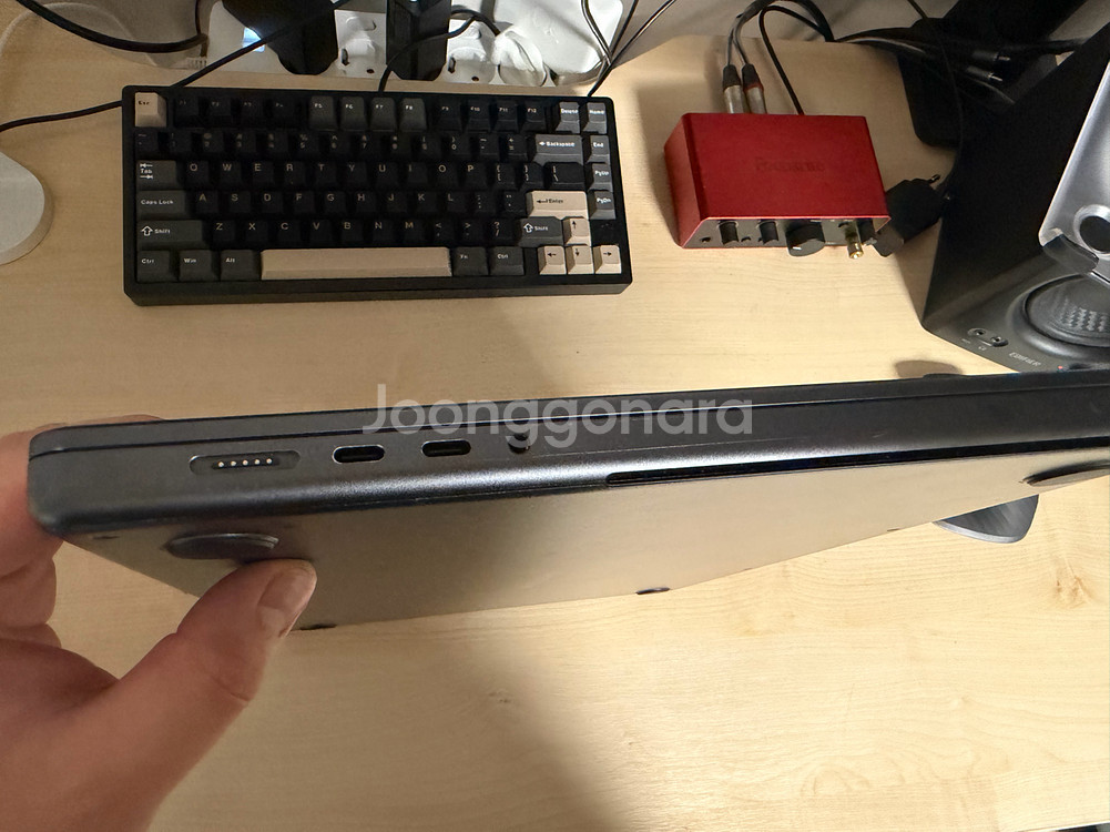 맥북 프로 16 M3 pro 512GB, 36GB 팝니다--3