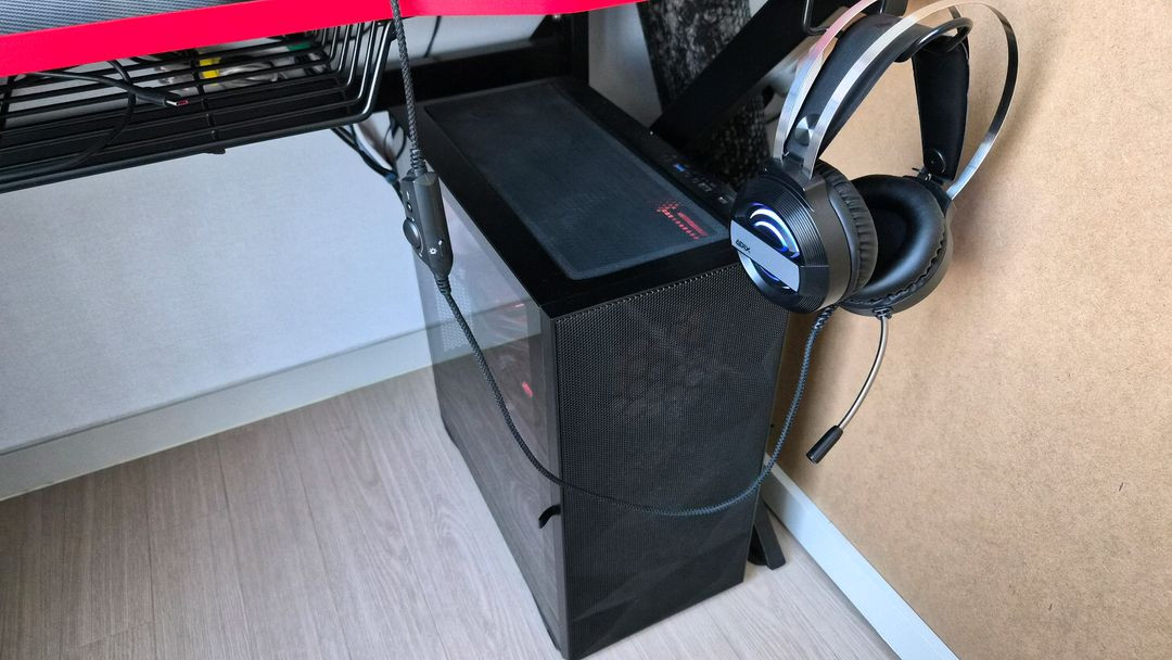 삼성 g5 32인치 QHD 모니터, 7800x3d 9070xt 고사양 본체 일괄판매--1