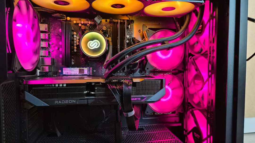 삼성 g5 32인치 QHD 모니터, 7800x3d 9070xt 고사양 본체 일괄판매--0