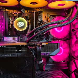 삼성 g5 32인치 QHD 모니터, 7800x3d 9070xt 고사양 본체 일괄판매