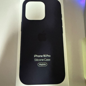아이폰16프로 애플정품 실리콘 케이스