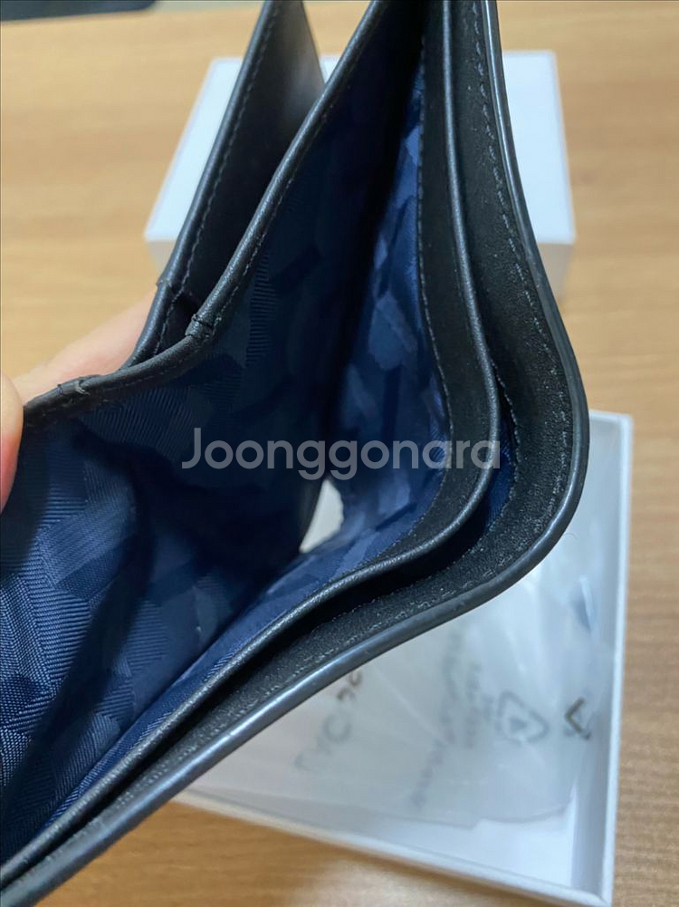 라코스테 블랙 가죽 반지갑--4