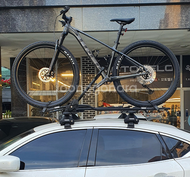 툴레 자전거 캐리어 판매합니다.--4