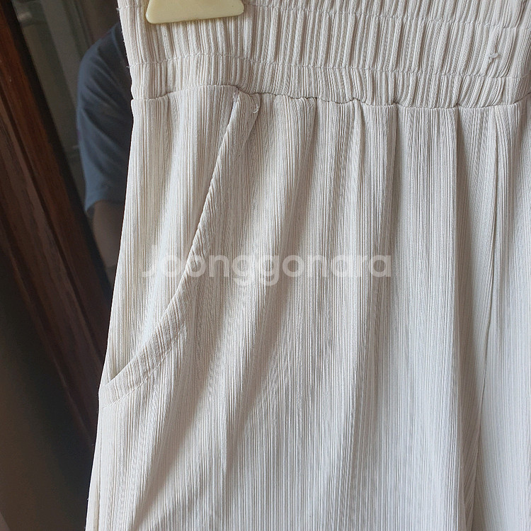 아이보리 화이트 플리츠 밴딩 와이드 팬츠 찰랑 쿨 남여공용 편한 긴바지 주름--3