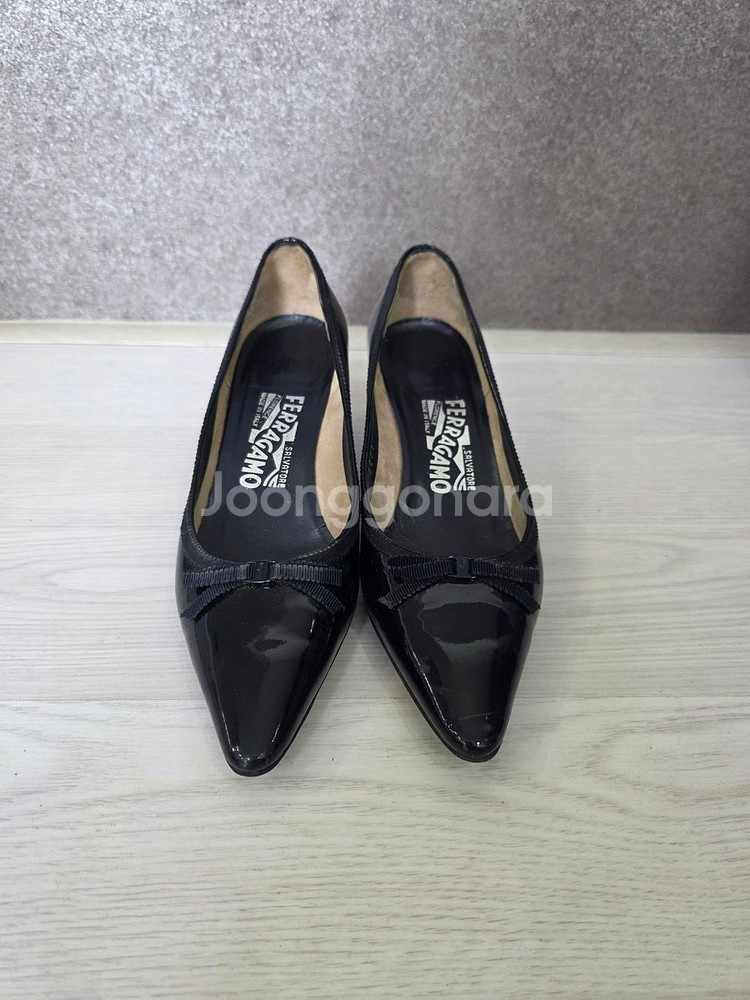 정품 페라가모 여성 구두 5사이즈 (220mm)--0