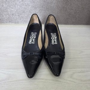 정품 페라가모 여성 구두 5사이즈 (220mm)