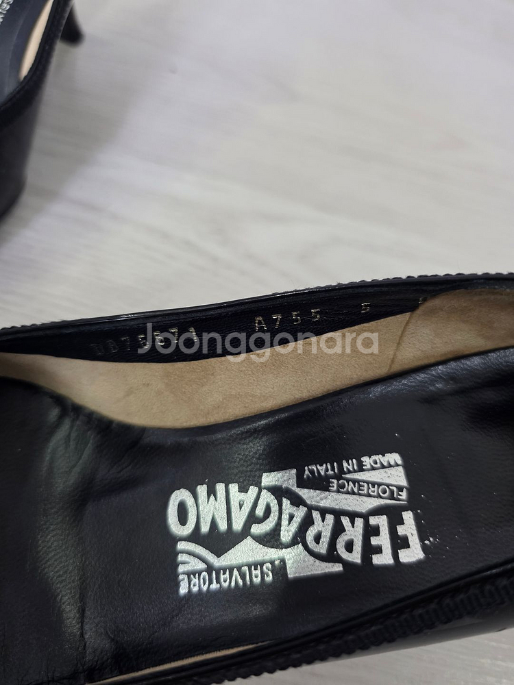 정품 페라가모 여성 구두 5사이즈 (220mm)--5