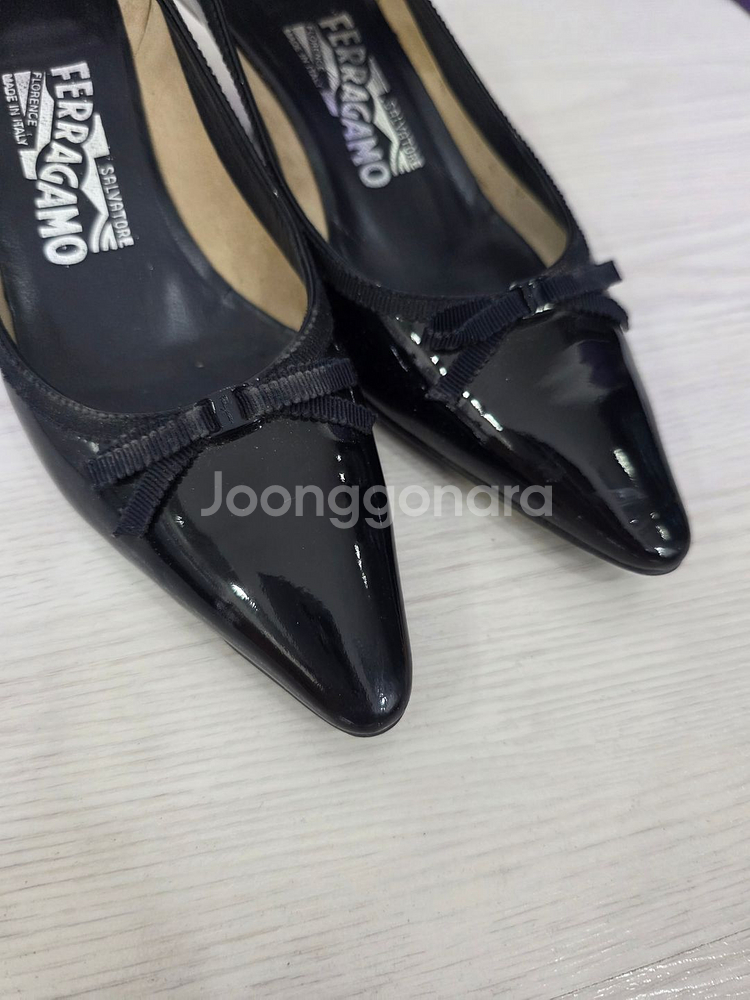 정품 페라가모 여성 구두 5사이즈 (220mm)--6