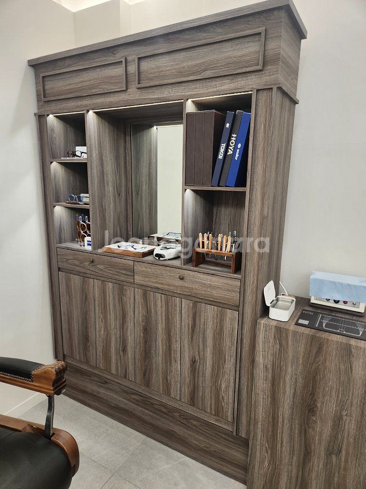 거울부착 진열장--1