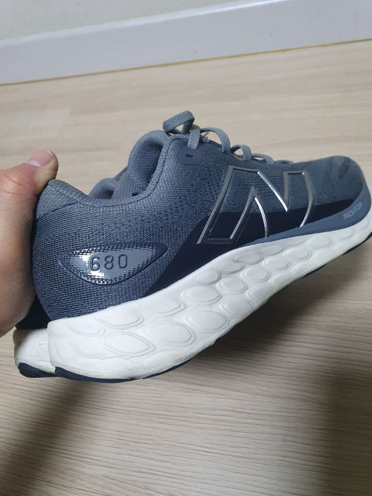 뉴발란스 680 v8 프레쉬폼 운동화 그레이 265 이미지