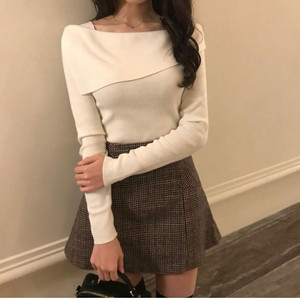 슬림핏 사선 언발 스퀘어넥 오프숄더 니트티 블랙