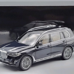 1:18 BMW X7 DPE (G07, 교쇼)