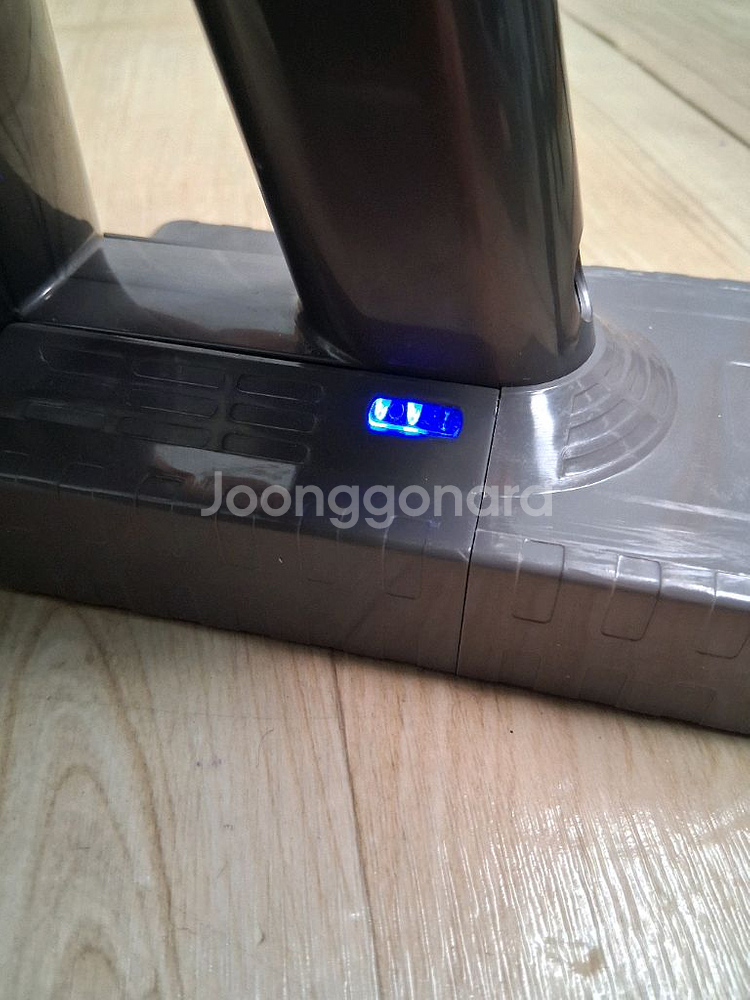 다이슨 V8 무선청소기 세트--3