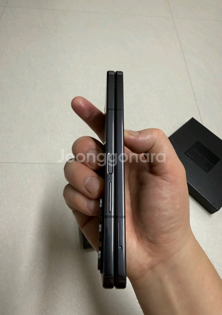 갤럭시 폴드5 256gb SS급 판매해요--5