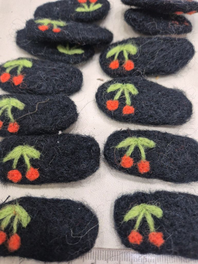 양모펠트 모티브장식 이미지