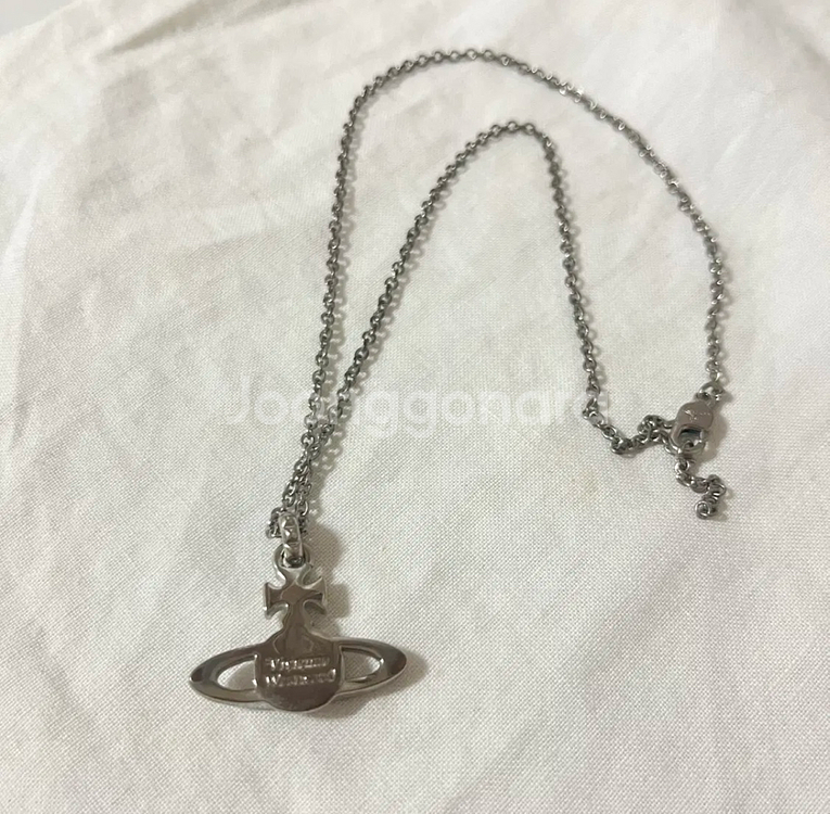 비비안웨스트우드 오브 팬던트 목걸이--1