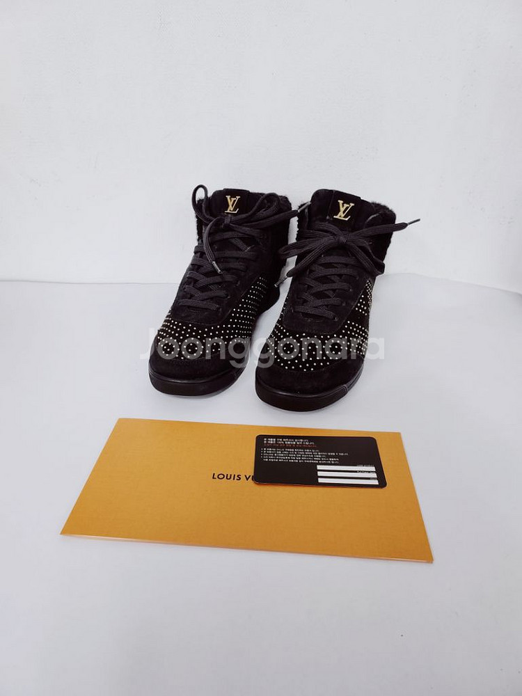 루이비통 LV/V 로고 여성스니커즈 35.5/225--0