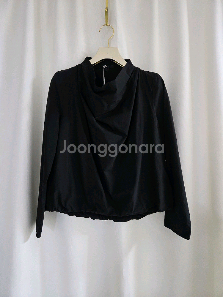 텍달린새상품 ㅡ 코스 드레이프 벌룬 블라우스--0