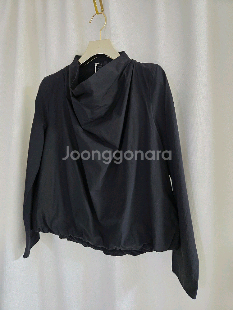 텍달린새상품 ㅡ 코스 드레이프 벌룬 블라우스--1