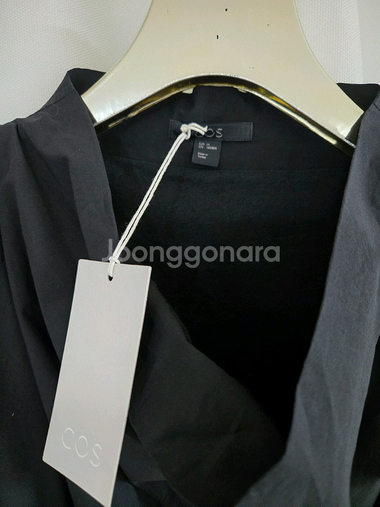 텍달린새상품 ㅡ 코스 드레이프 벌룬 블라우스--4