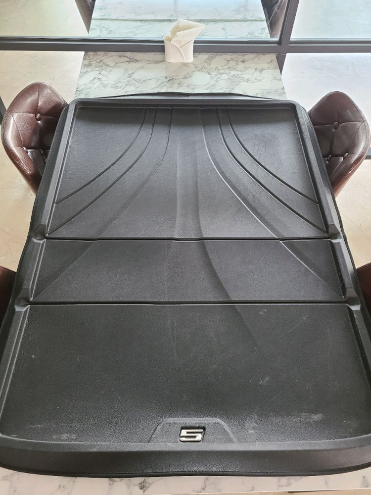 BMW G30 lci 530e 순정트렁크매트 이미지