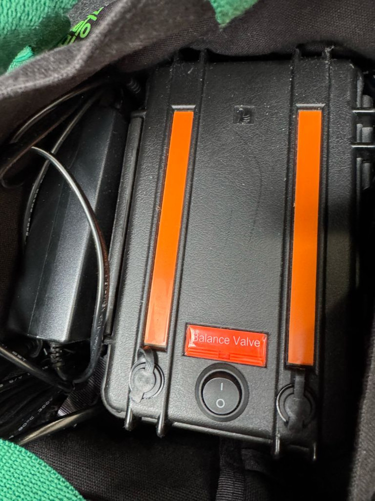 큐브스트리트ex + 전용파워뱅크(어댑터 모두있음, 충전케이블포함), 전용케리어 일괄판매 이미지