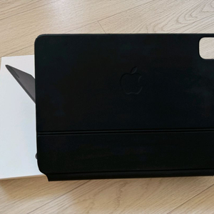 아이패드 매직키보드 블랙 애플 정품 (아이패드 프로 11인치용) 풀박 팔아요!