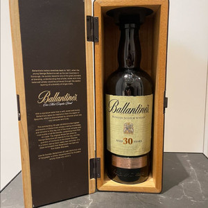 발렌타인 30yrs 공병 2개 (우드케이스, 일반) 이미지