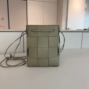 보테가베네타 버킷 스몰백