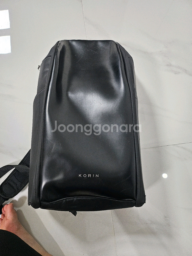 코린 블랙 백팩 가방 노트북 수납--0
